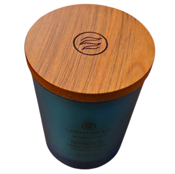 Chesapeake Bay Refresh & Rejuvenate Candle, Mediterranean Citrus, NWT - Picture 2 of 2